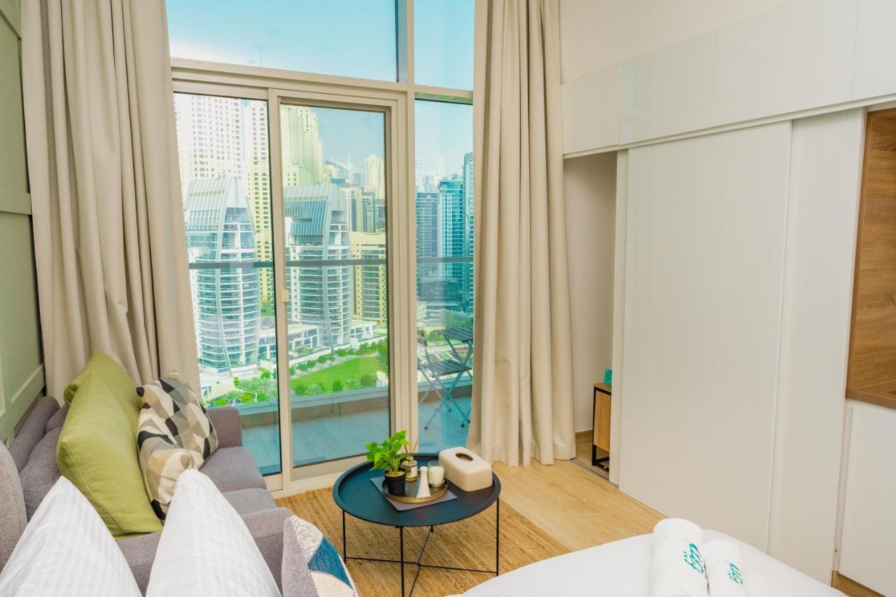Fam Living - Marina Marvel - Studio Apartment With Breathtaking Views In Studio One Tower Дубай Екстер'єр фото