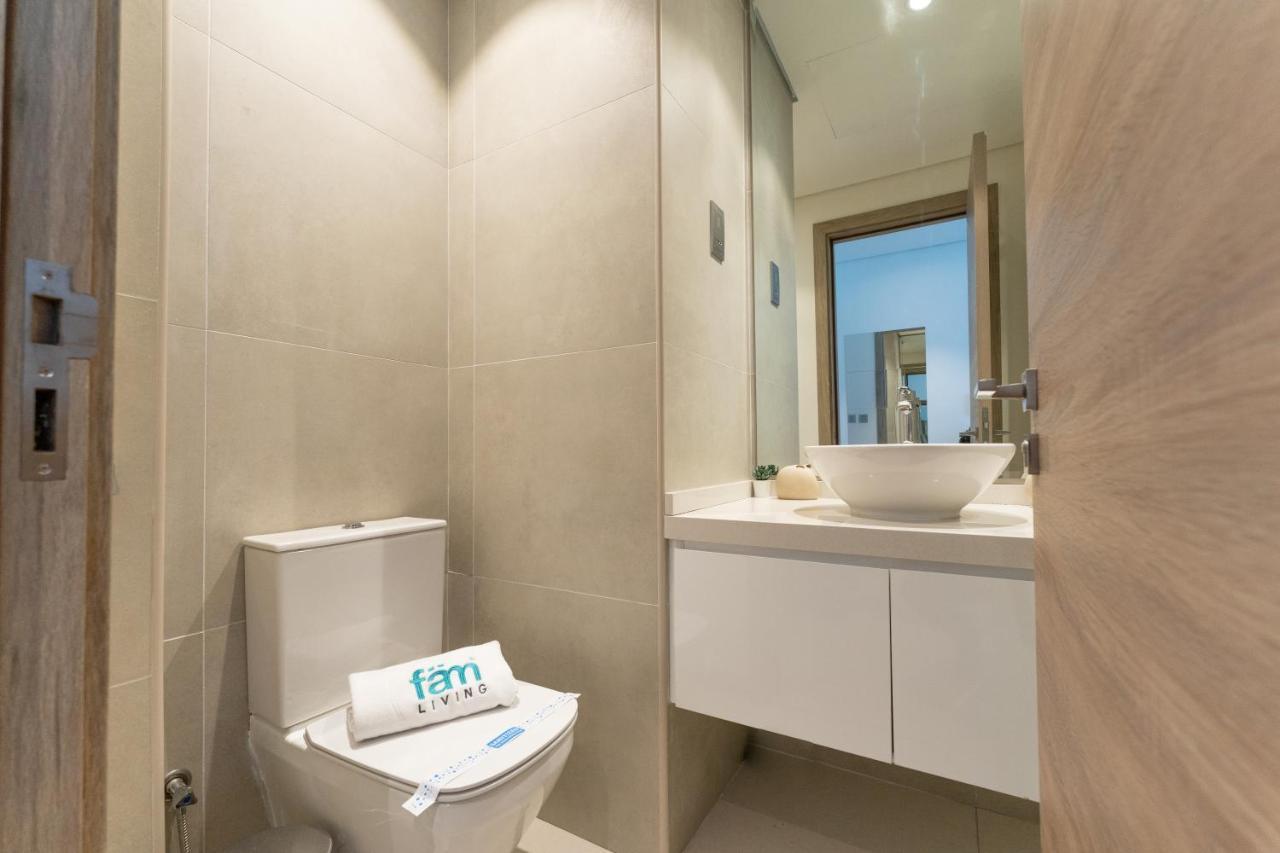 Fam Living - Marina Marvel - Studio Apartment With Breathtaking Views In Studio One Tower Дубай Екстер'єр фото