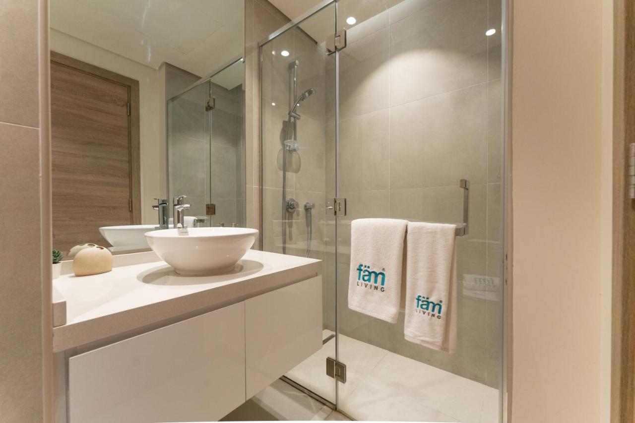 Fam Living - Marina Marvel - Studio Apartment With Breathtaking Views In Studio One Tower Дубай Екстер'єр фото