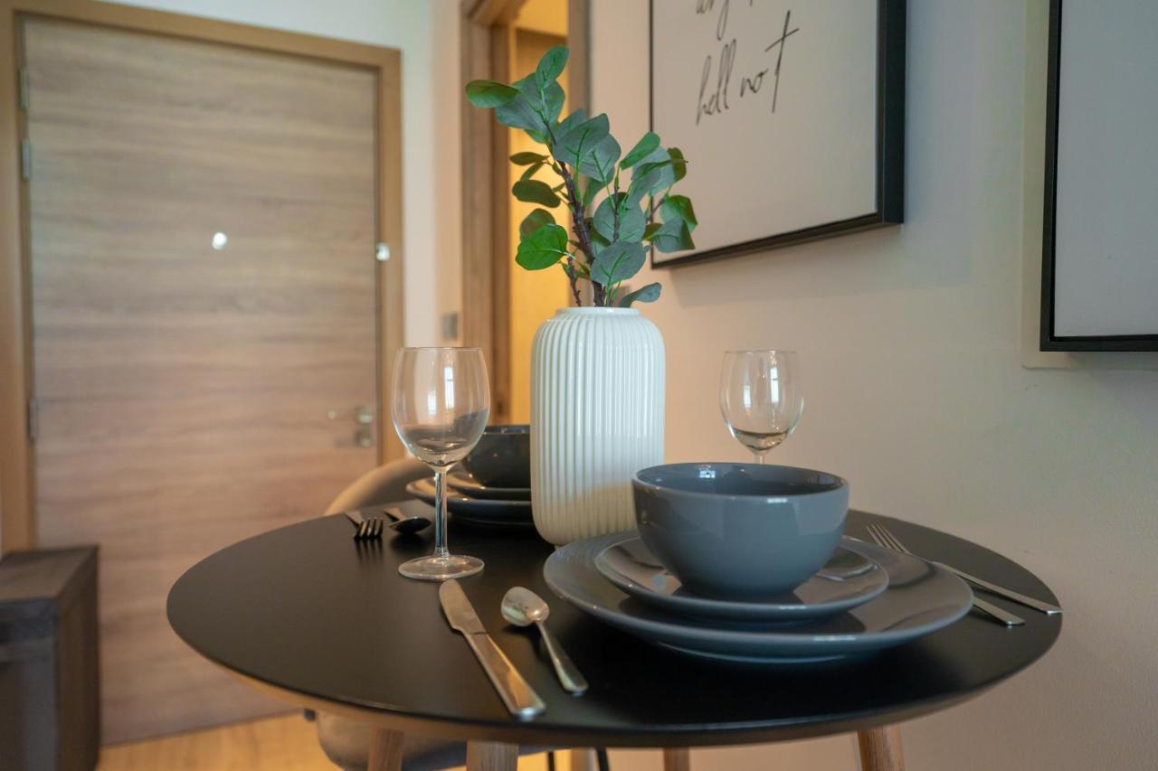 Fam Living - Marina Marvel - Studio Apartment With Breathtaking Views In Studio One Tower Дубай Екстер'єр фото